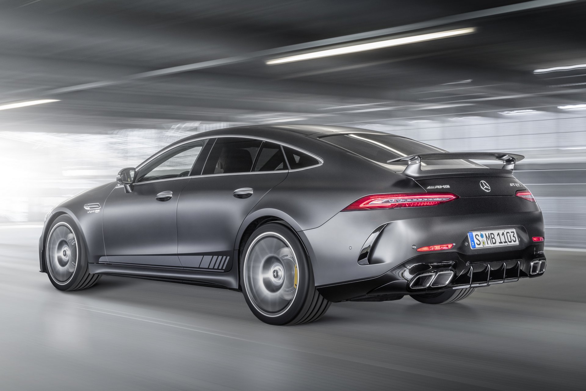 Itt a négyajtós AMG GT bevezető különkiadása 8