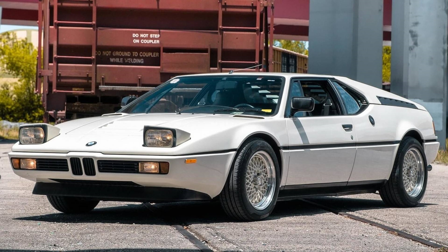 37 év után is friss ez a BMW M1-es 1