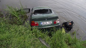 Horgásztóba hajtott egy BMW-s Szabolcsban