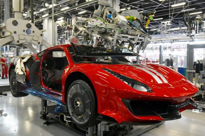 Nagyot kaszál a Ferrari