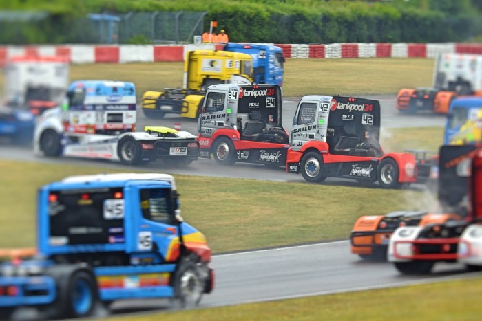 Öt ok, amiért imádjuk a kamionversenyeket 2