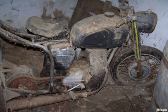 Tákolt roncsként rohadó Pannoniát mentett egy magyar srác, újra gyári fényben tündököl a gép