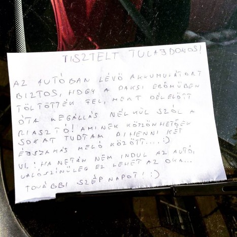 Picit kiakadt a szomszéd az hazai autósra, aki Pakson tölti az akkumulátort 1 Picit kiakadt a szomszéd az hazai autósra, aki Pakson tölti az akkumulátort 1