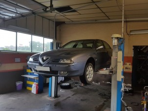 Sosem találod ki, mennyit futott ez az Alfa Romeo bontatlan motorral