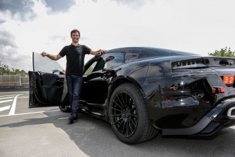 Webber meghajtotta a Porsche elektromos autóját