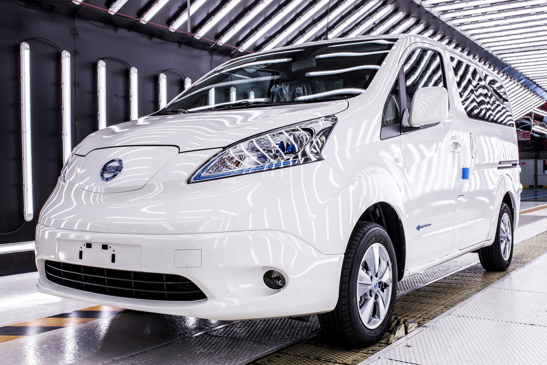 Másfélszer annyit megy árammal a Nissan kisbusza 5 Másfélszer annyit megy árammal a Nissan kisbusza 5