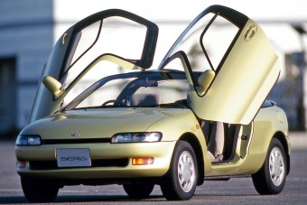 Eladó egy sirályszárnyas Toyota. Tényleg.