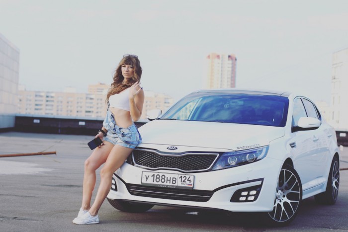 Falatnyi ruhák, női bájak, és polírozott karosszériák 8