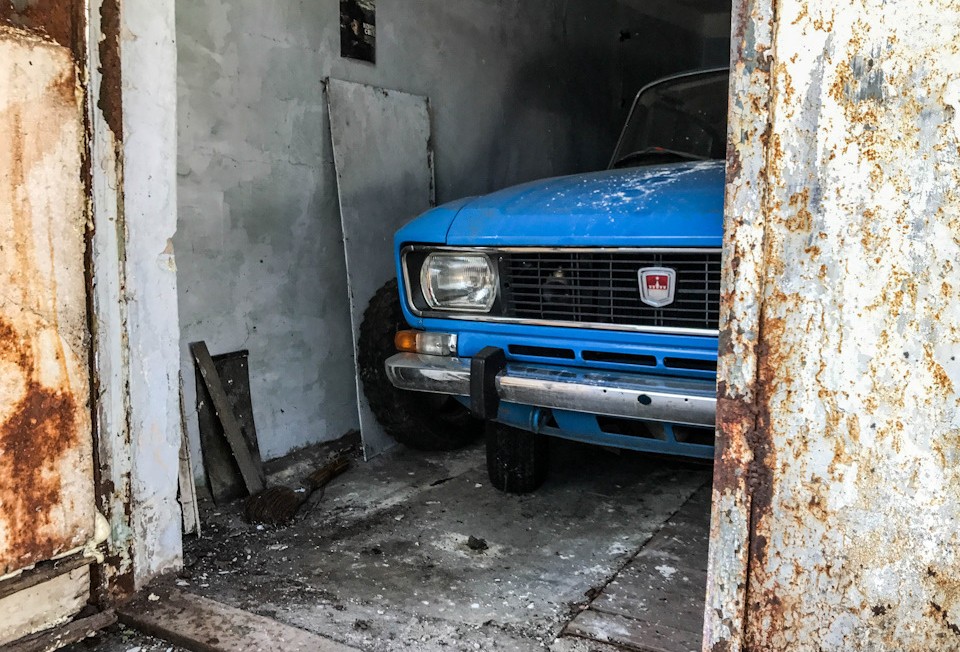 Csoda-Moszkvicsot találtak egy lakótelepi garázsban 6