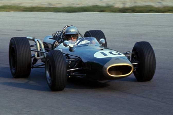 Utcai autóval tér vissza az egykori F1-konstruktőr 5