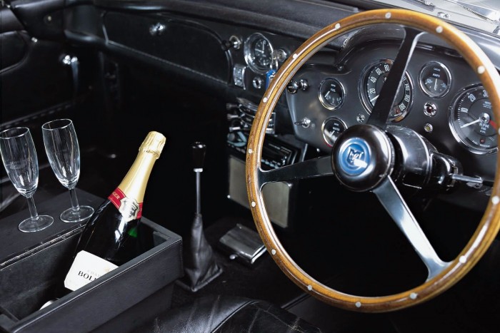 Most megkaparinthatod James Bond autóját 6 | Vezess Most megkaparinthatod James Bond autóját 6