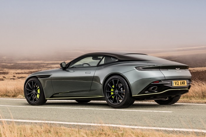 Új zászlóshajó az Aston Martintól 5