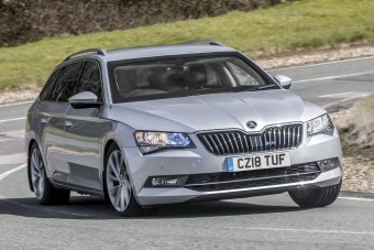 Mit tud egy Škoda Superb 44 millióért?