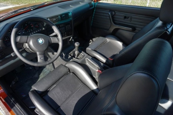 Meglepő színt kapott ez a klasszikus BMW M3 7