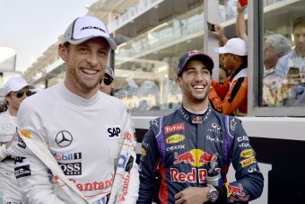F1: Button Ricciardóra cserélné Räikkönent