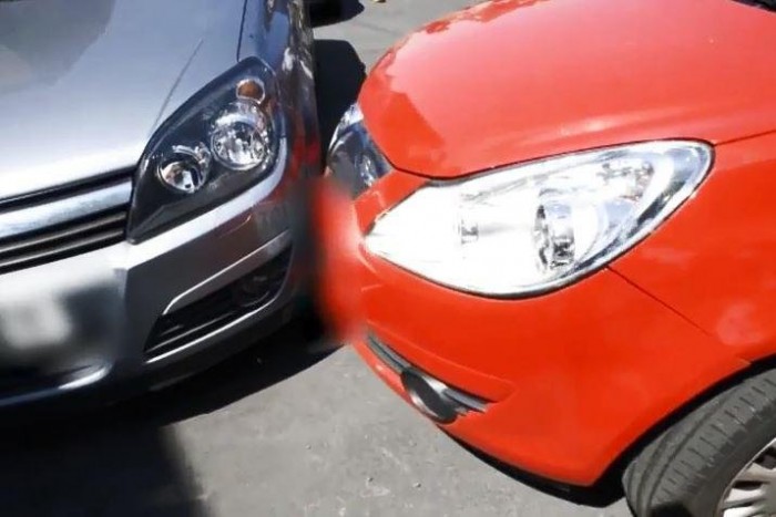 Parkolási bravúr, taps nélkül 1 | Vezess Parkolási bravúr, taps nélkül 1