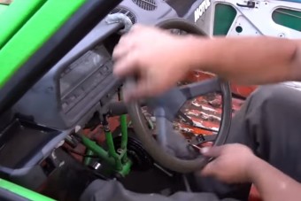 Pedálos autó az orosz mester újabb remekműve