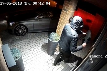 Fél perc alatt lopták el az új Mercedes-t