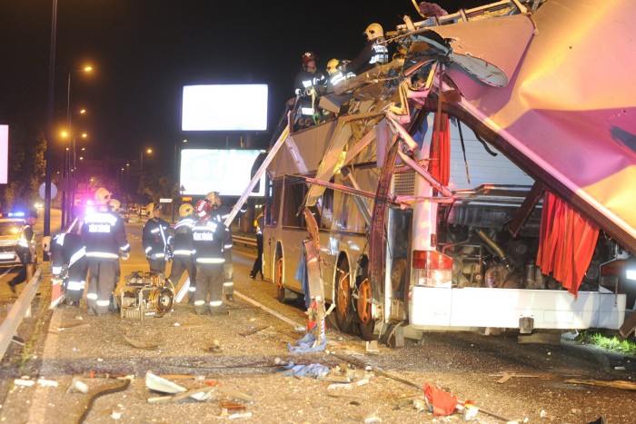 Megrázó képek a súlyos pesti buszbalesetről 1 Megrázó képek a súlyos pesti buszbalesetről 1