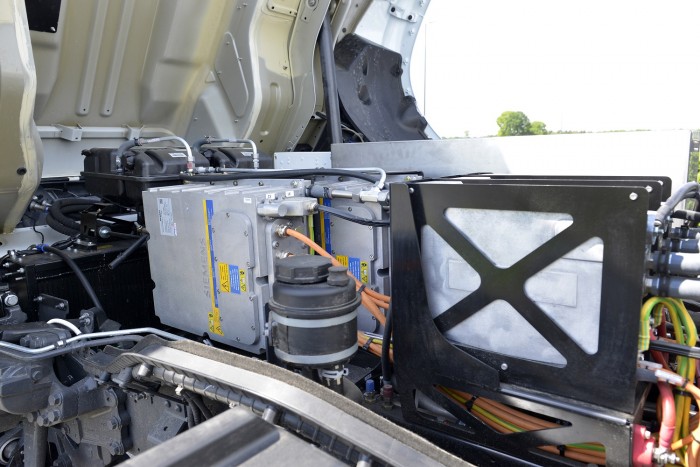 Tapintani lehet a feszültséget ebben a nyerges vontatóban 1