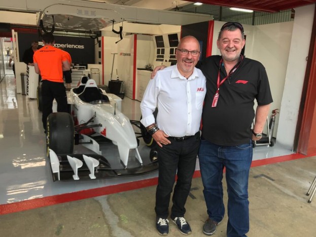 F1: Bizarr szárnyak Baumgartner új kocsiján