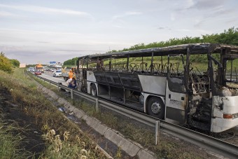 Iskolásokat szállító busz gyulladt ki az M0-son