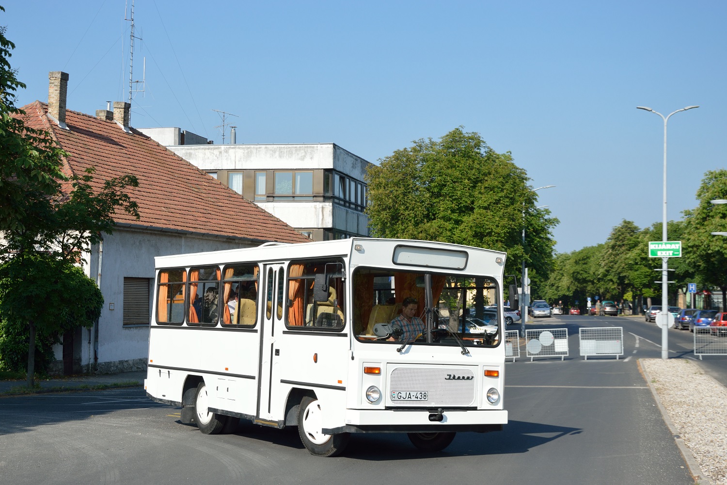 Nagyon sokan voltak kíváncsiak a ritka Ikarusokra 25