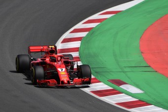 F1: Óvással fenyegetnek a Ferrari ellen