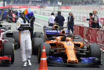 Alonso: Beértük a középmezőnyt!