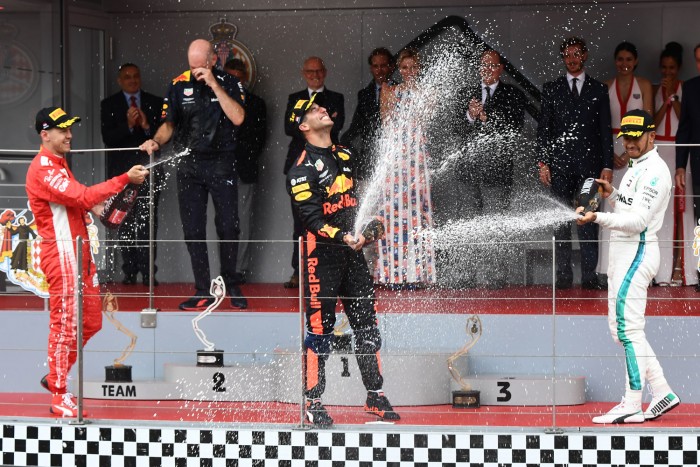 Hamilton: Háromesélyes a bajnokság!