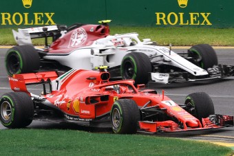 Vettel: Ne kapkodjunk Leclerc-rel!