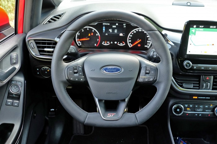 A sprinter és a terepfutó a Fordtól 8