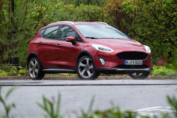 A sprinter és a terepfutó a Fordtól 6