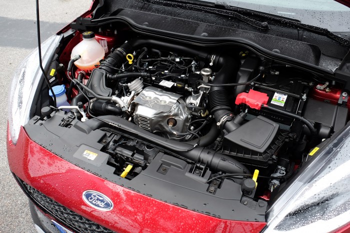 A sprinter és a terepfutó a Fordtól 12