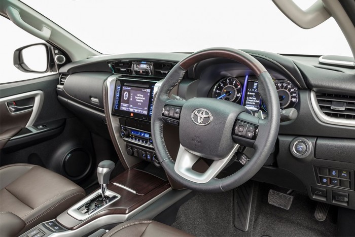 Dögös terepsportkocsi platós kisteherből 6