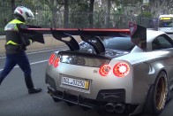 Hangrobbanás az M3-as kivezetőn, avagy gyöngén előz egy Nissan GT-R 1