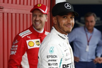 F1: A pilóták felhúzták az elnököt