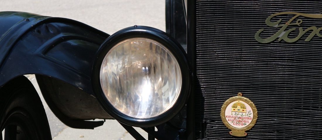 Na de mi köze Makónak a Ford T-modellhez?
