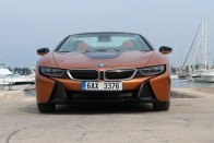 Ponyvakötésben még vonzóbb a BMW i8 48