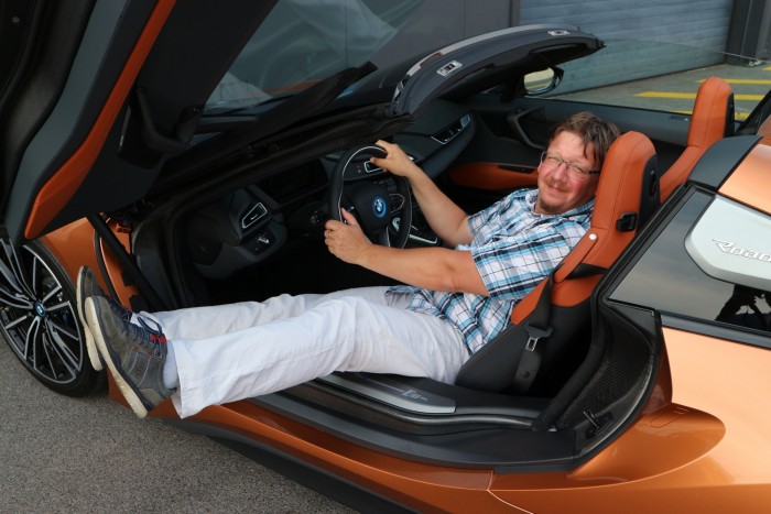 Ponyvakötésben még vonzóbb a BMW i8 14