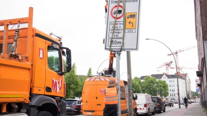 Itt az első kitiltás, retteghetnek a dízelesek