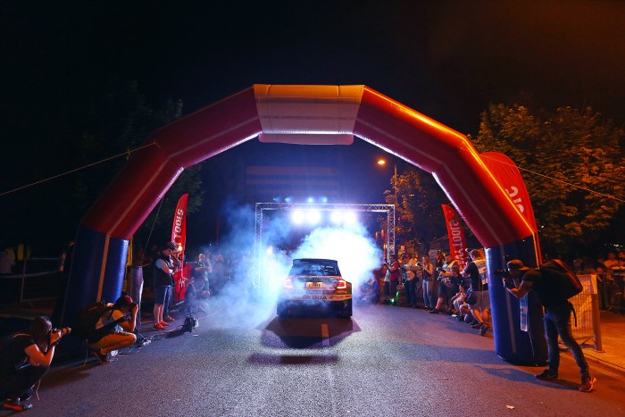 A hófehér A4-es laptól a főtéren felállított parc ferméig 4