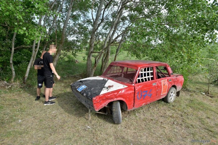 Nézőket sodort el egy autó Ásotthalmon