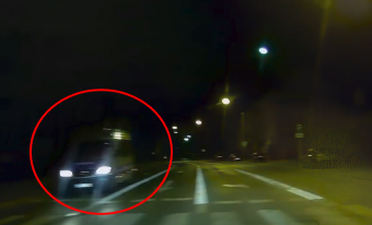 Így kanyarodni a rendőr előtt felér egy felmutatott középső ujjal