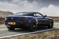 Új zászlóshajó az Aston Martintól 52