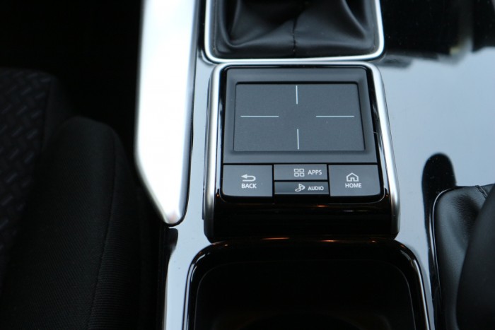 SUV-testbe zárt kupélélek 11