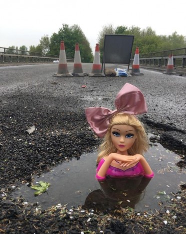 Horrorfilmet varázsolt a kátyúkból egy férfi 4 | Vezess Horrorfilmet varázsolt a kátyúkból egy férfi 4