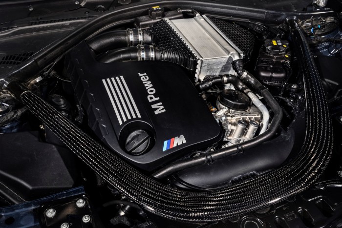 Jelentős szénlábnyommal érkezik a BMW M3 CS 1 Jelentős szénlábnyommal érkezik a BMW M3 CS 1