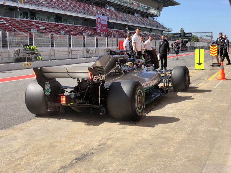 F1: Soha nem látott lámpák a Mercedesen – videó 1 | Vezess F1: Soha nem látott lámpák a Mercedesen – videó 1