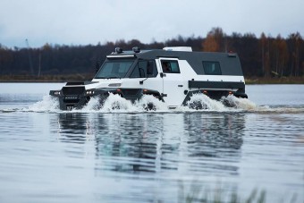 Bármin átgázol ez a hatalmas orosz szörnyeteg